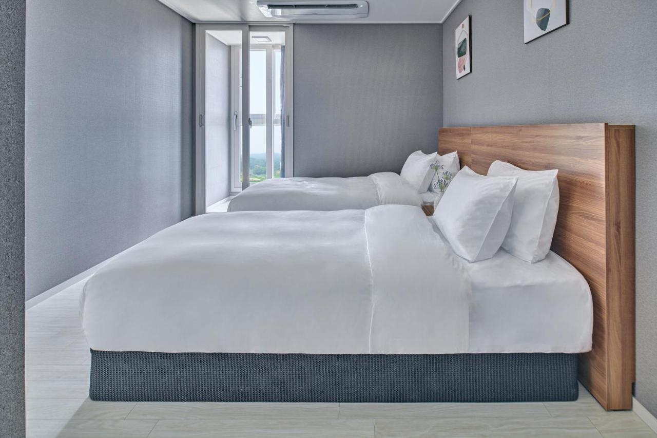 Gangneung Chonpines Ocean Suites Hotel Экстерьер фото