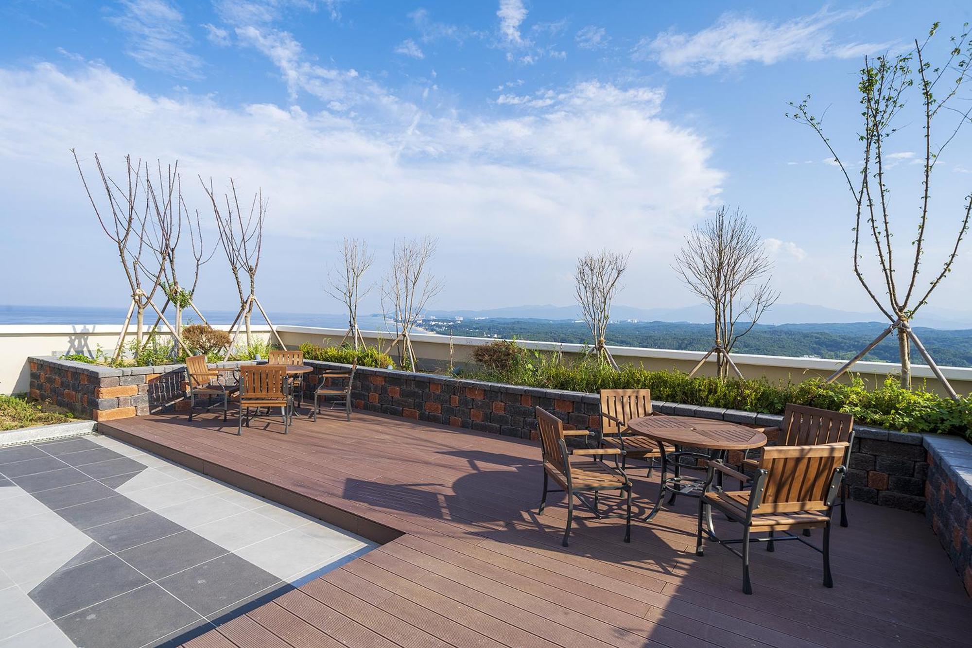 Gangneung Chonpines Ocean Suites Hotel Экстерьер фото
